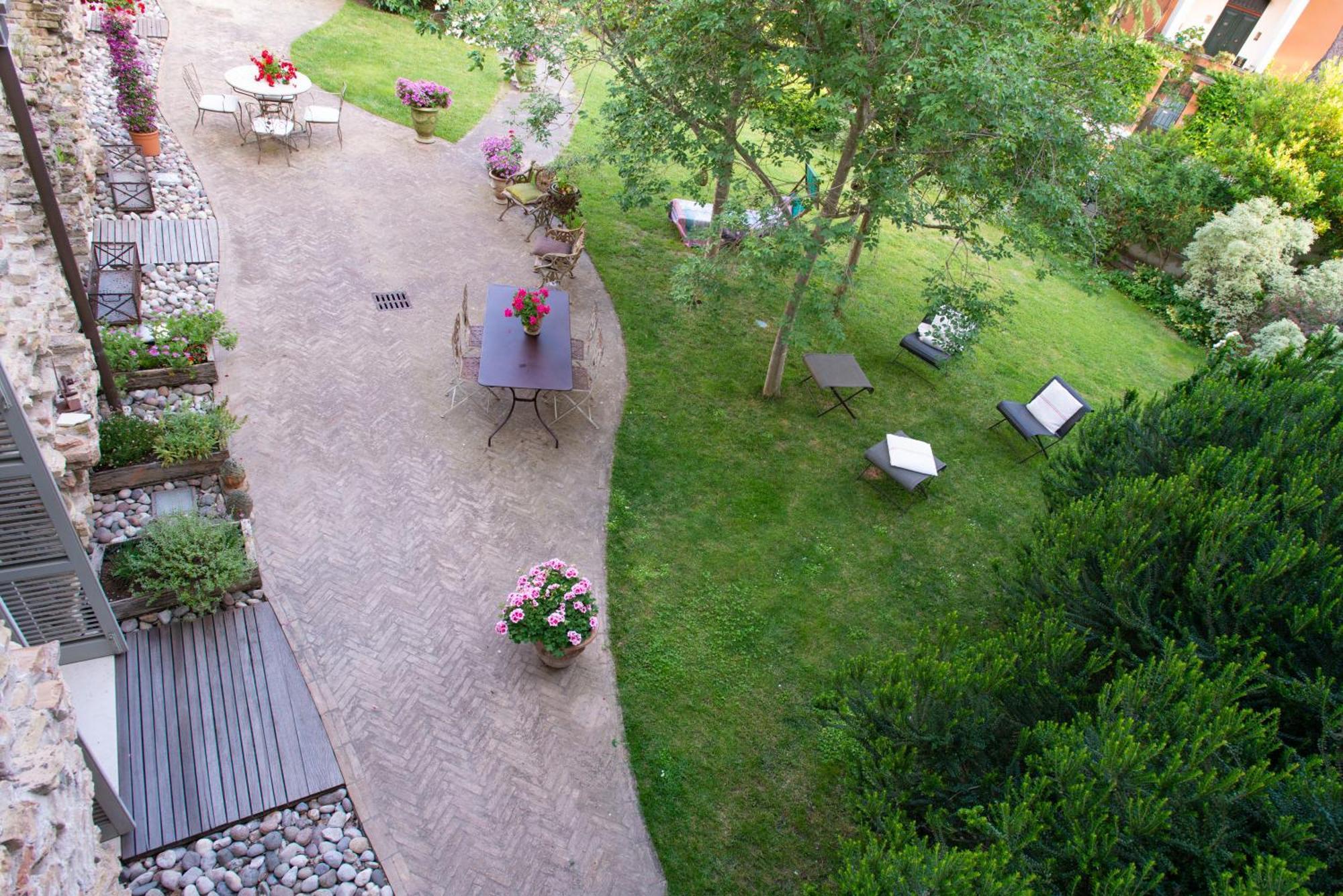 Au Petit Jardin Alloggio in famiglia